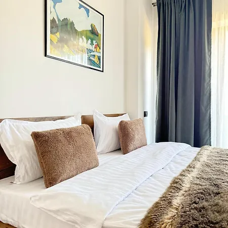 Cara Grand Брашов